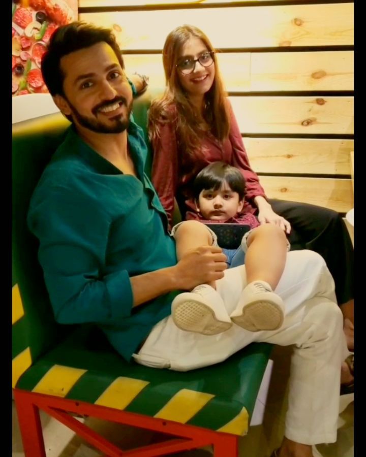 Latest Clicks of Actors Bilal Qureshi with his Wife Uroosa Qureshi and Son