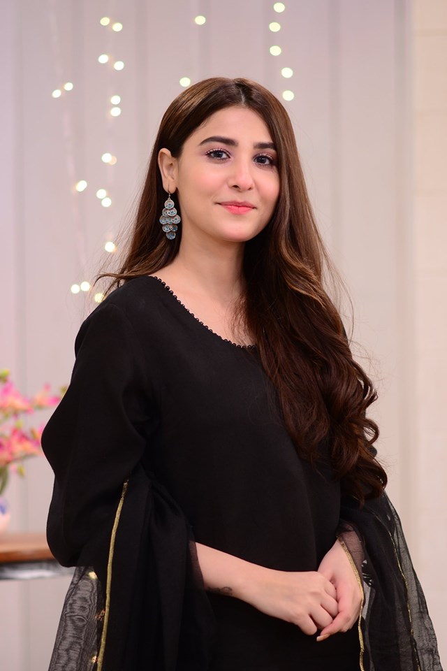 Latest Clicks of Beautiful Hina Altaf From Morning Shows of Nida Yasir and ...