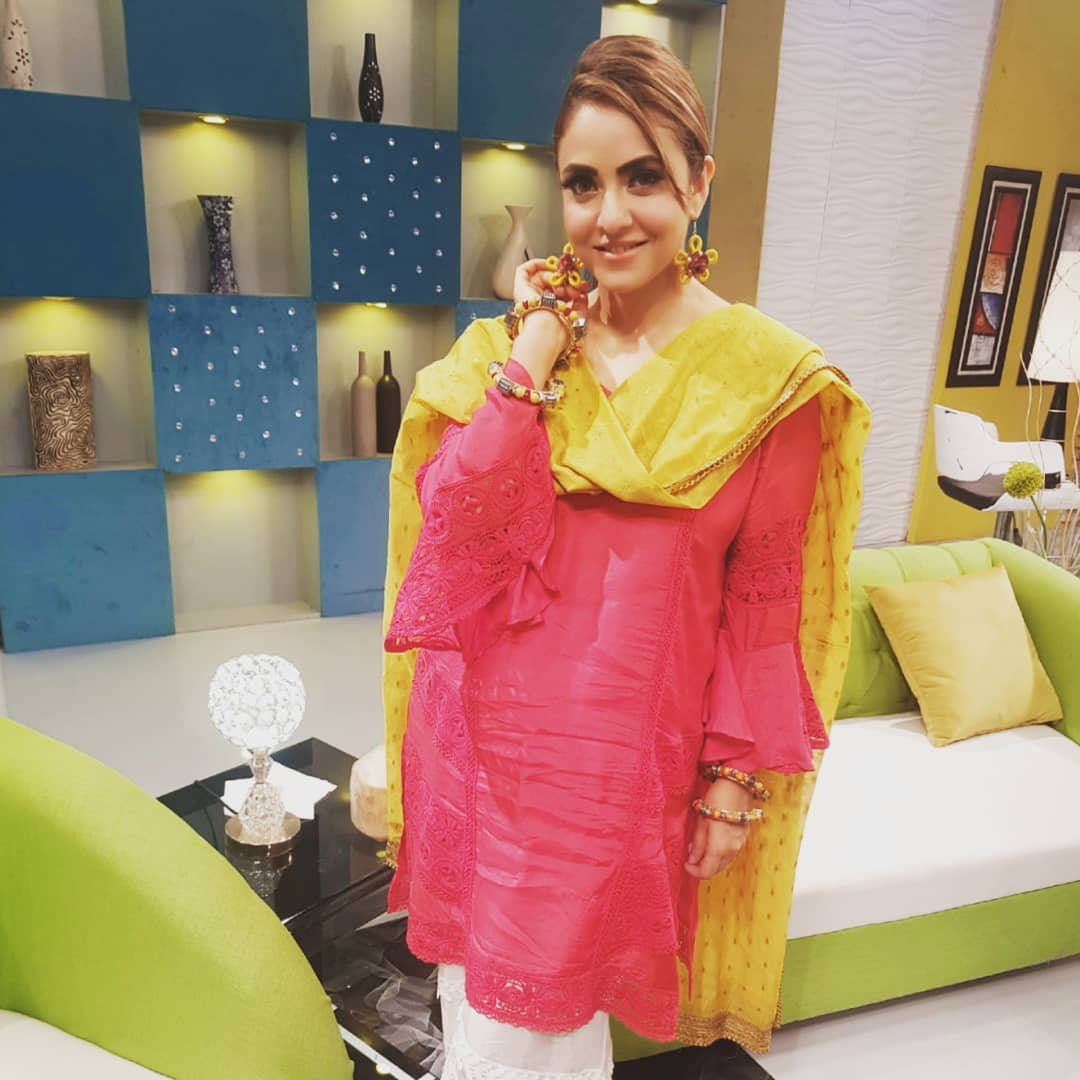 Latest Clicks of Beautiful Hina Altaf From Morning Shows of Nida Yasir and Nadia Khan