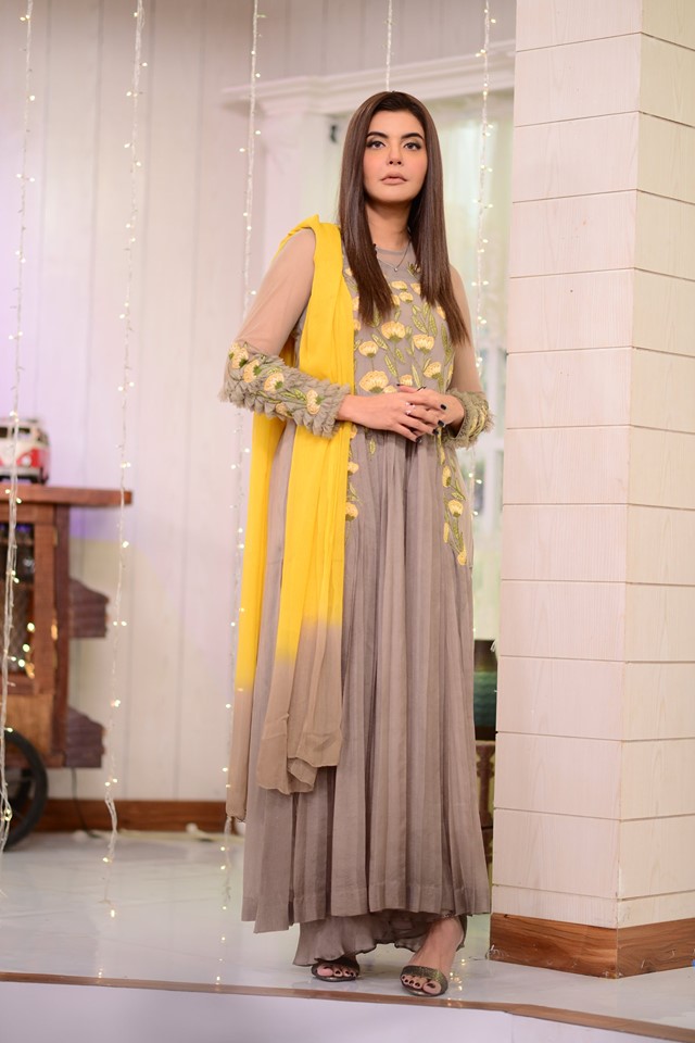 Latest Clicks of Beautiful Hina Altaf From Morning Shows of Nida Yasir and Nadia Khan