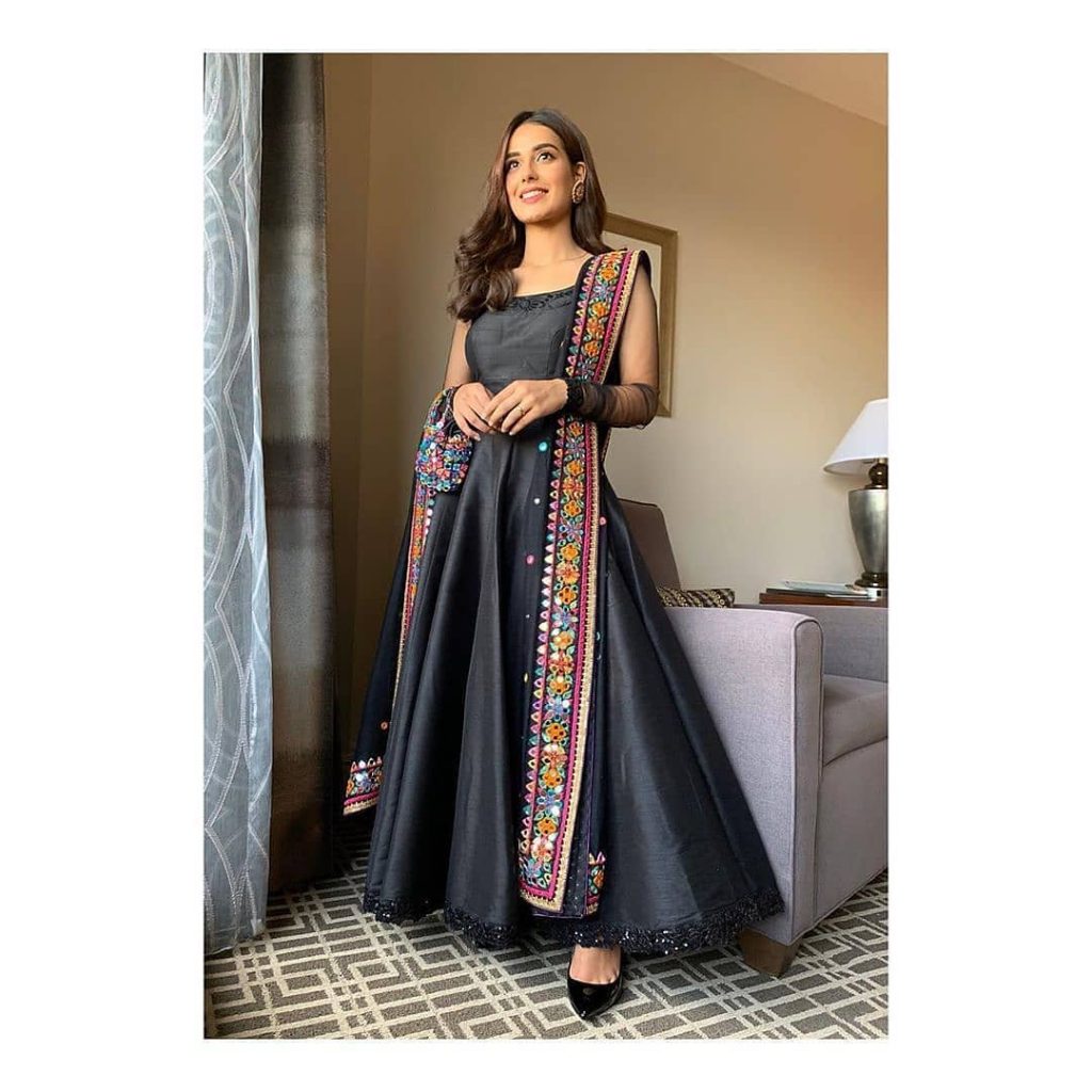 Iqra Aziz looks pretty in this... - All Pakistan Drama Page | Facebook