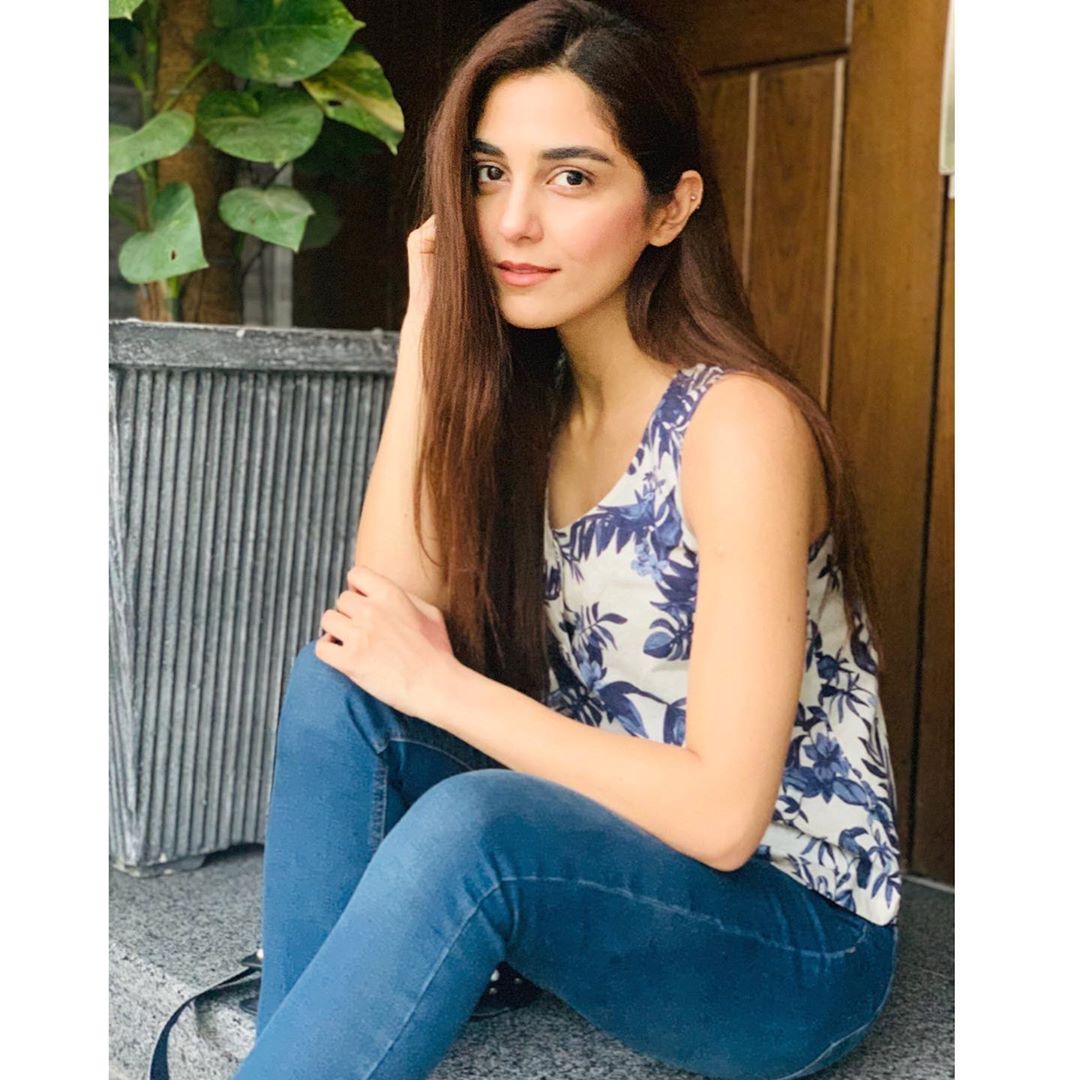 Latest Clicks of Beautiful Actress Maya Ali