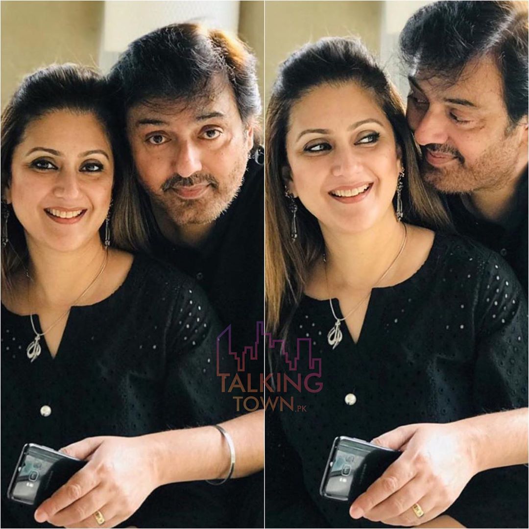 Latest Beautiful Clicks of Actor Nauman Ijaz with his Wife and Sons