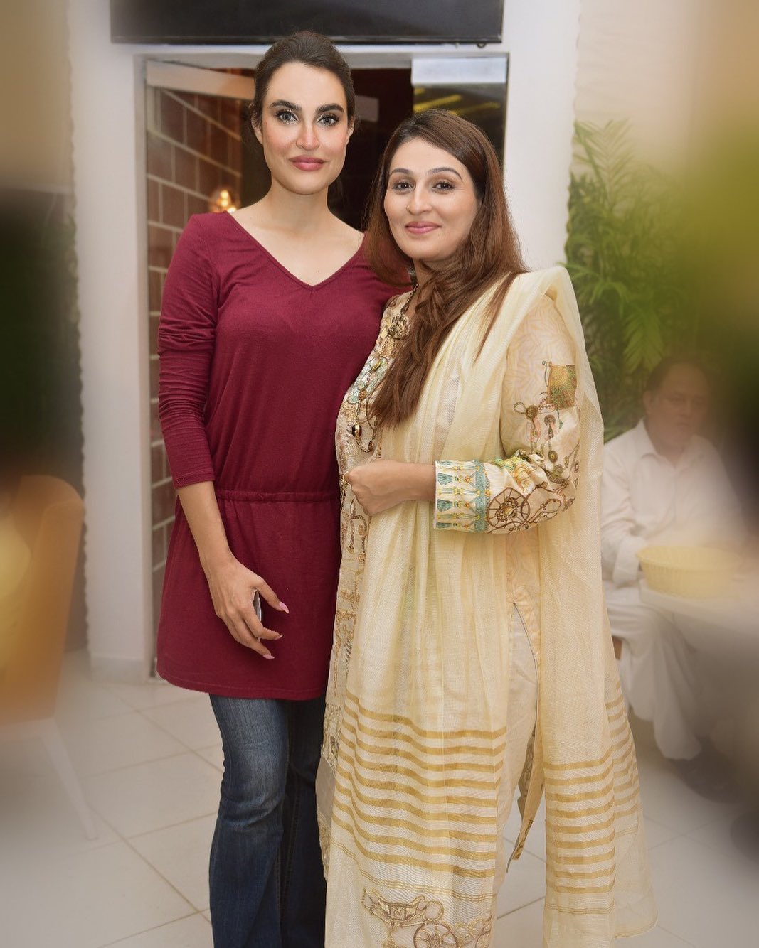 Model Nadia Hussain with her Kids having Dinner at Iqrar ul Hassan Restaurant in Karachi