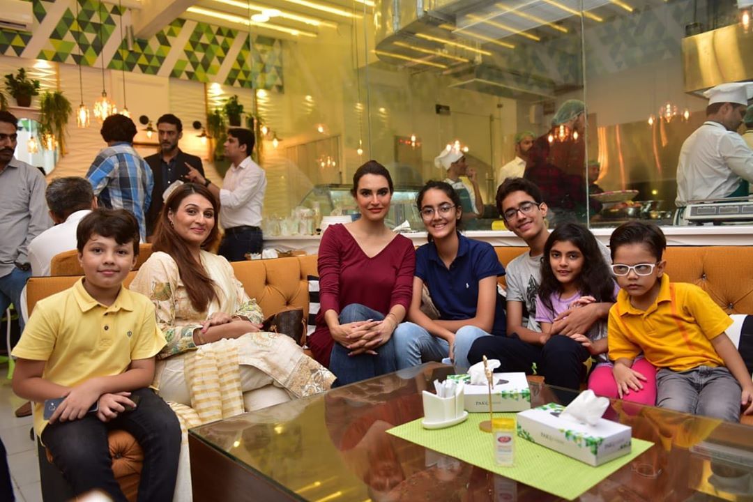 Model Nadia Hussain with her Kids having Dinner at Iqrar ul Hassan Restaurant in Karachi
