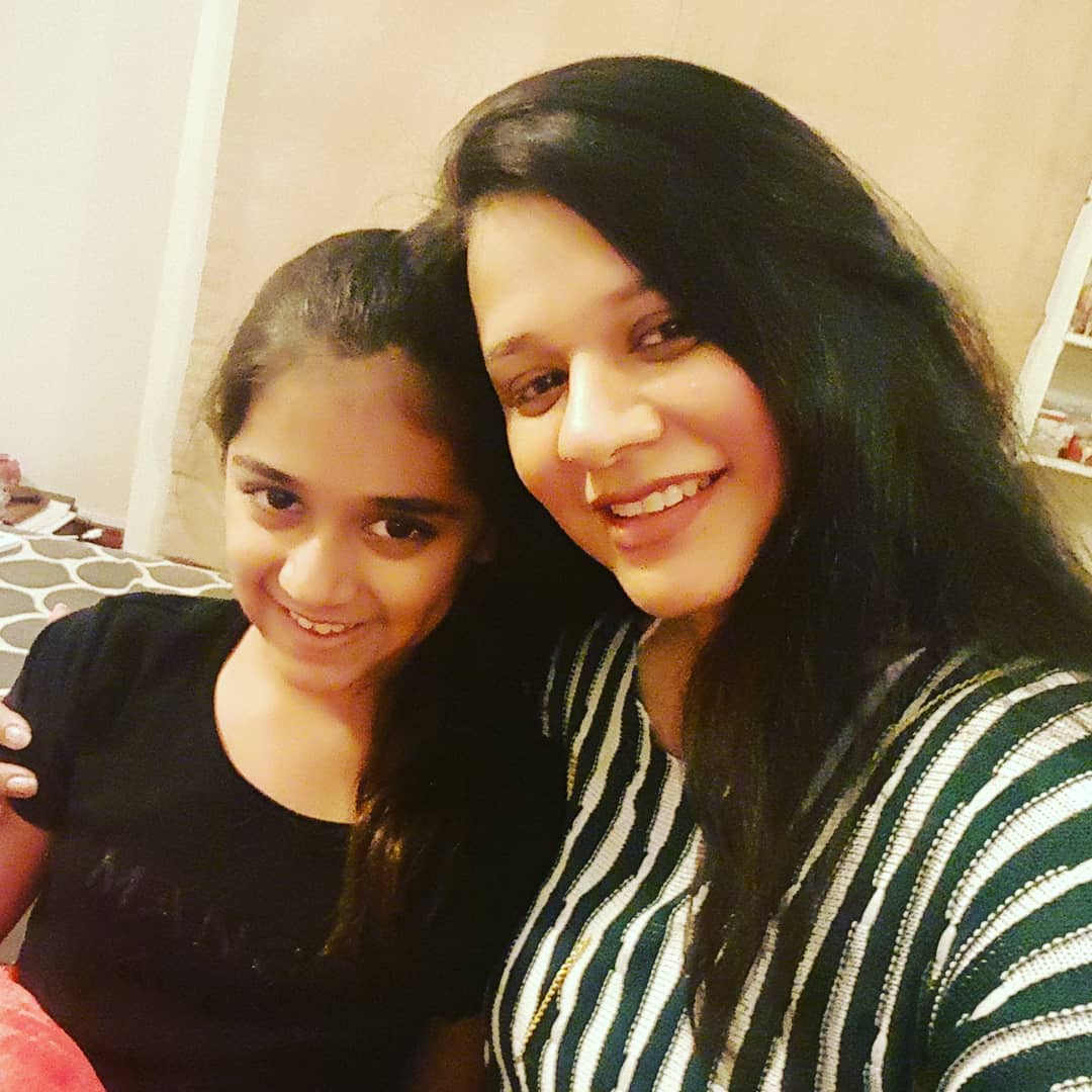 Actress Salma Hassan's Beautiful Pictures with her Daughters