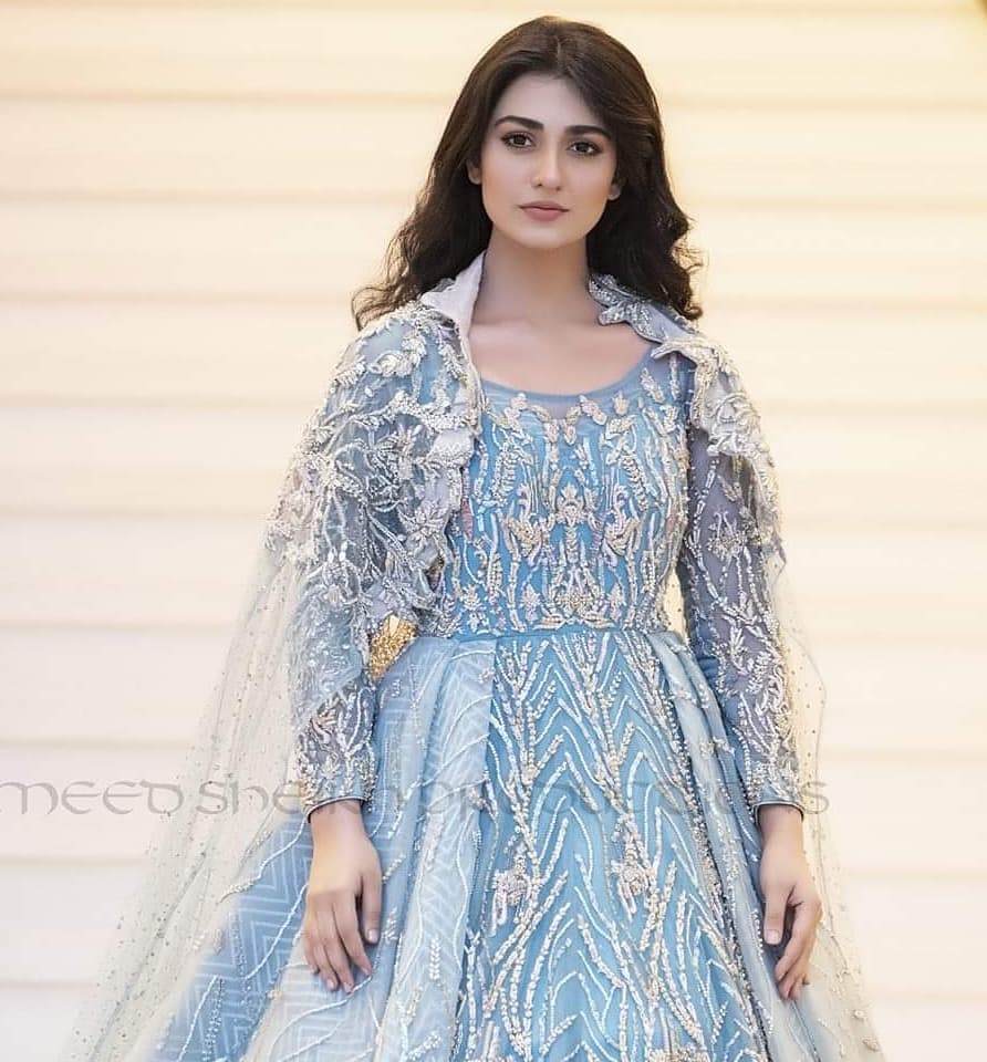 Latest Beautiful Photo Shoot of Gorgeous Actress Sarah Khan