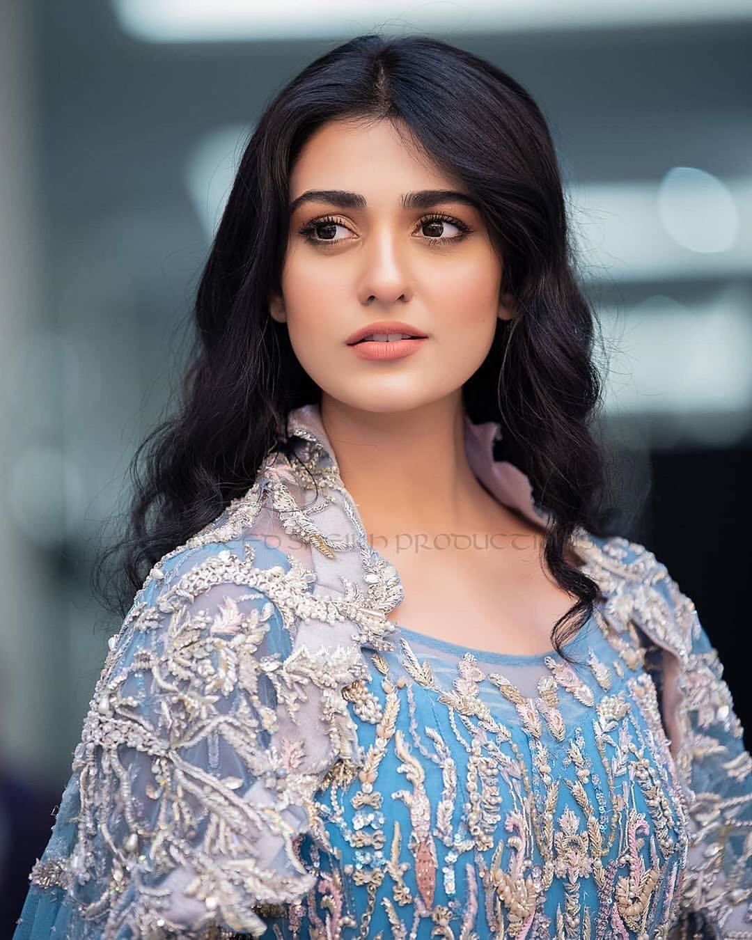 Latest Beautiful Photo Shoot of Gorgeous Actress Sarah Khan