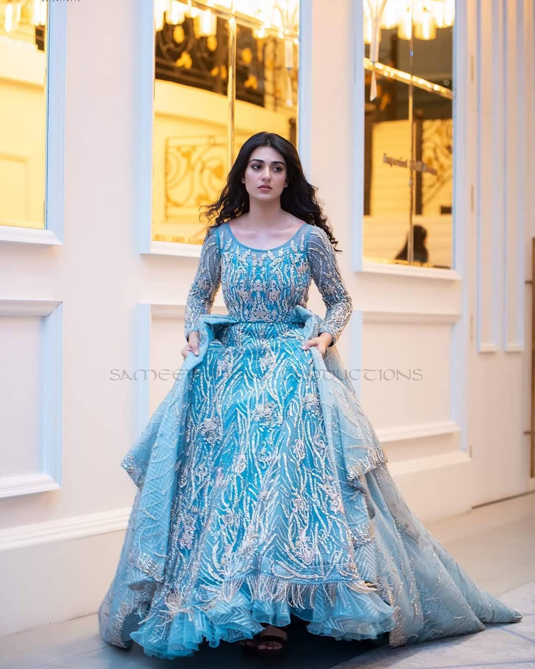 Latest Beautiful Photo Shoot of Gorgeous Actress Sarah Khan