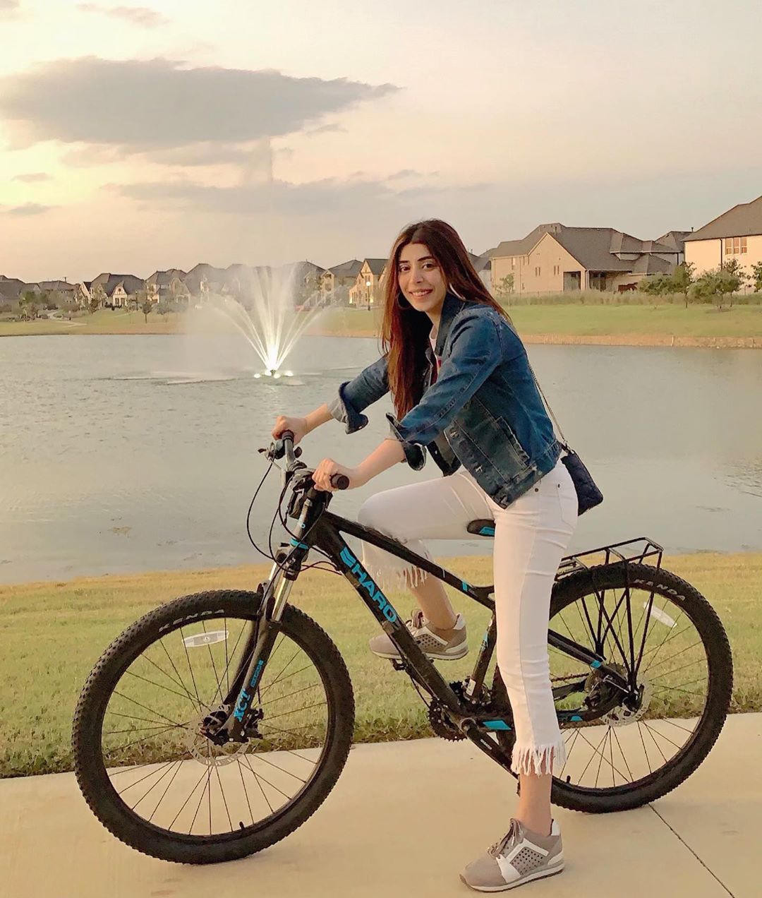 Latest Clicks of Actress Urwa Hocane from Texas USA