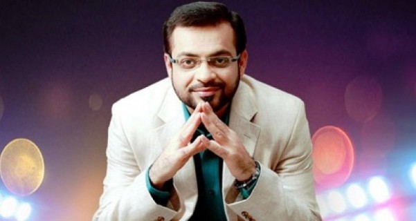 Aamir Liaquat Mocks Mehwist Hayat For Playing Benazir In Her Next Biopic