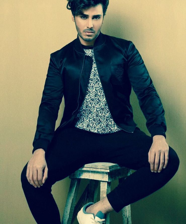Ahsan Khan Talks About His Twin Brother | Reviewit.pk