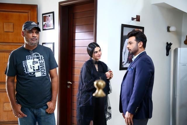 Aijaz Aslam Shares A Lighter Moment From The Sets Of Log Kya Kahainge