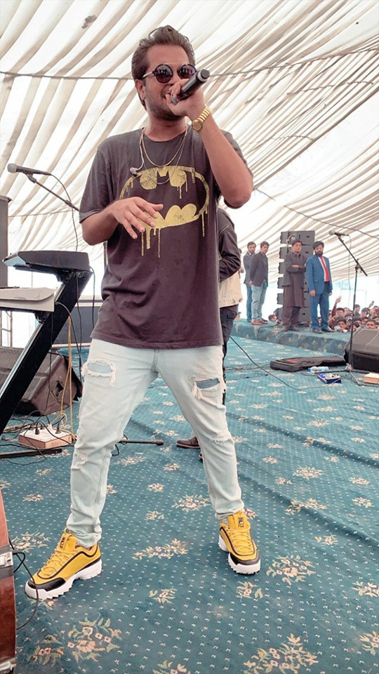 Asim Azhar Performed In Sargodha