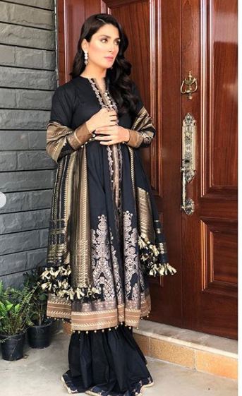 Ayeza Khan Looking Gorgeous in this Beautiful Black Outfit