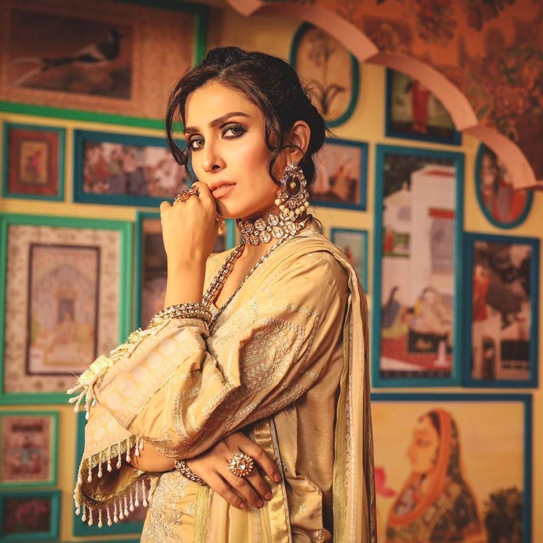 Latest Photo Shoot of Beautiful Ayeza Khan for Alkaram