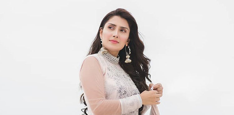 Ayeza Khan Thanked Fans For Appreciating Koi Chand Rakh