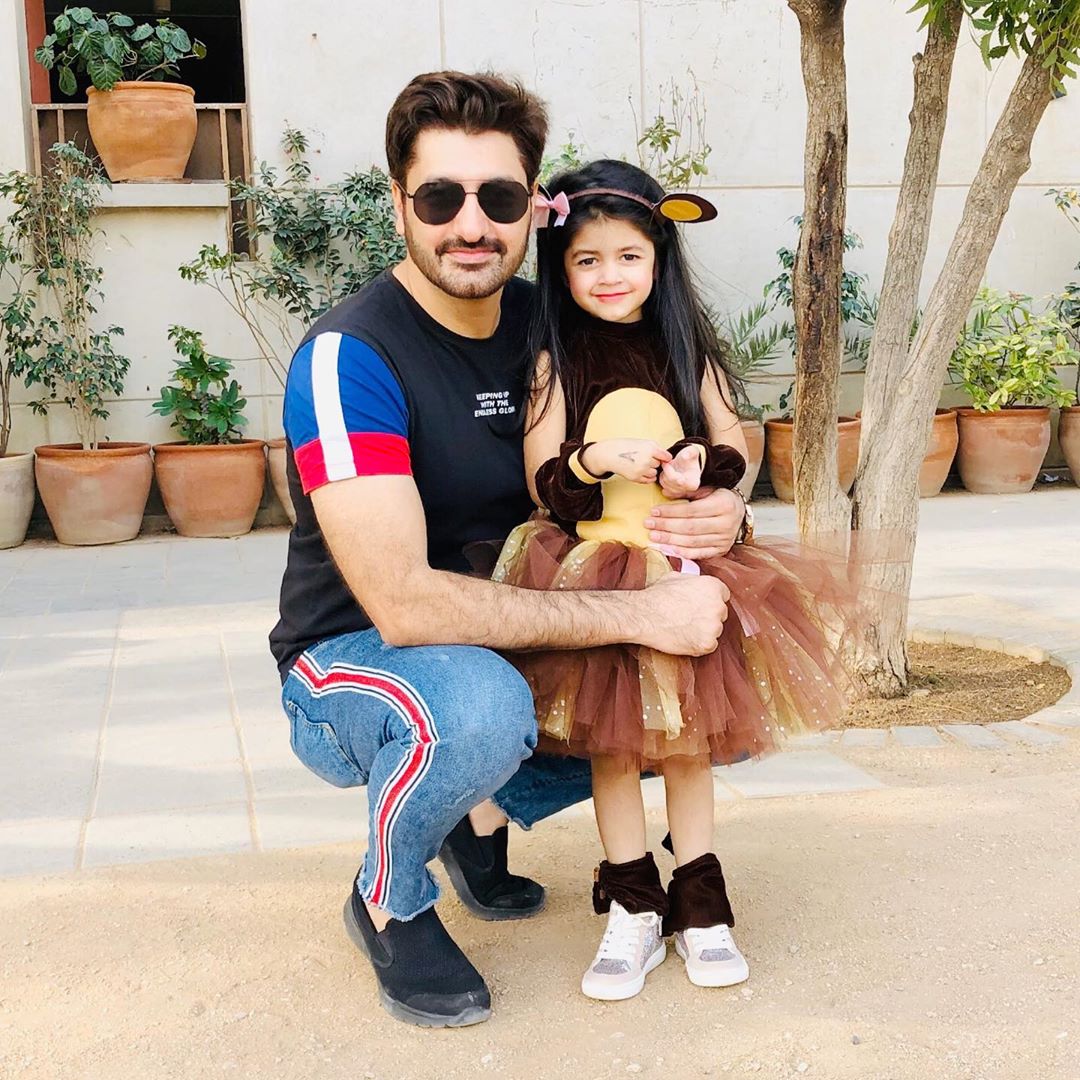 Beautiful Clicks of Syed Jibran with Daughter and Wife