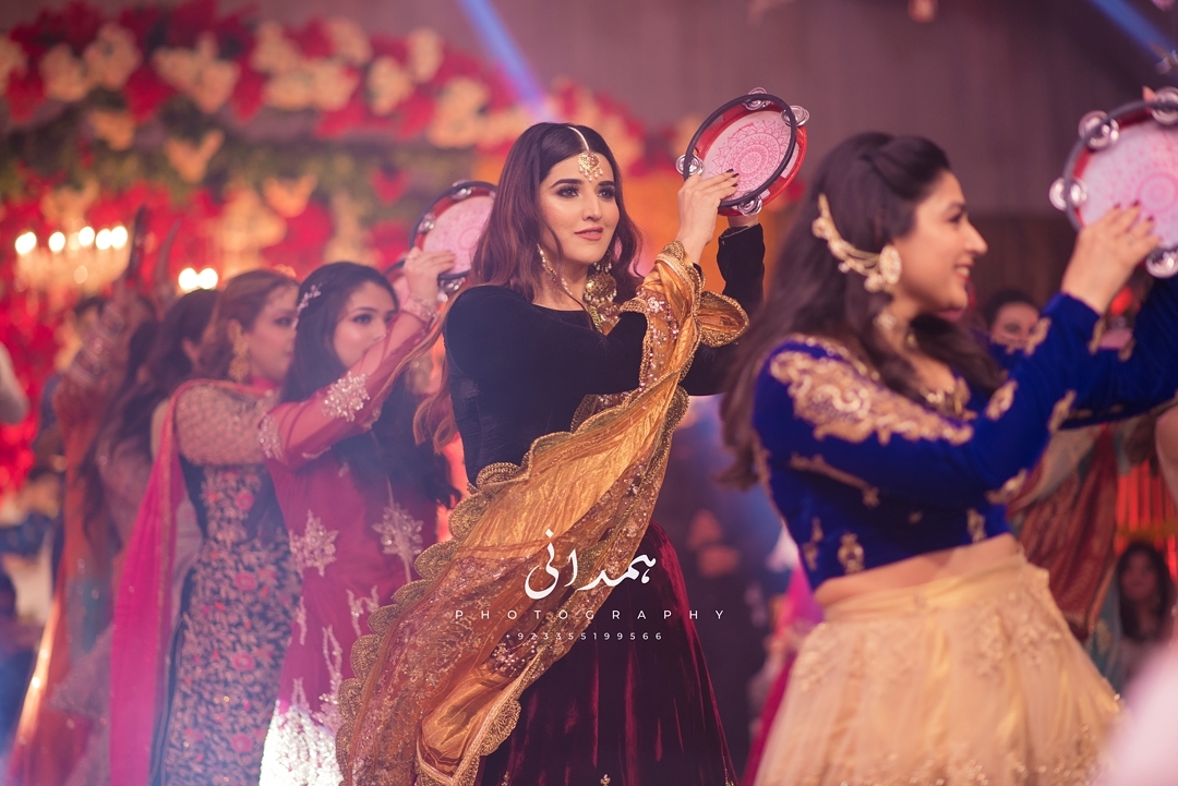 Beautiful Clicks of Gorgeous Hareem Farooq from Recent Wedding Event