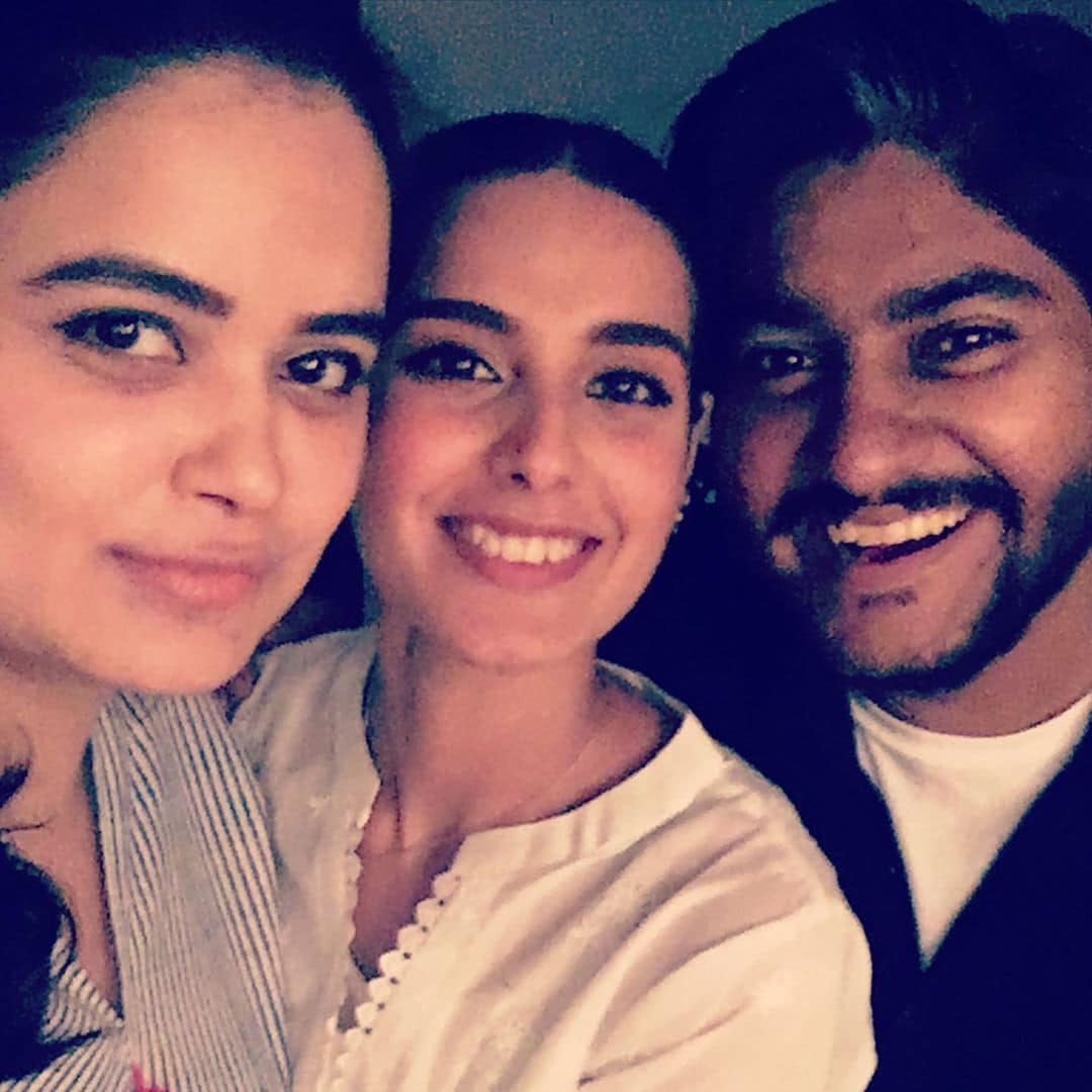 Iqra Aziz Celebrated her 22nd Birthday with Yasir Hussain and Close Friends