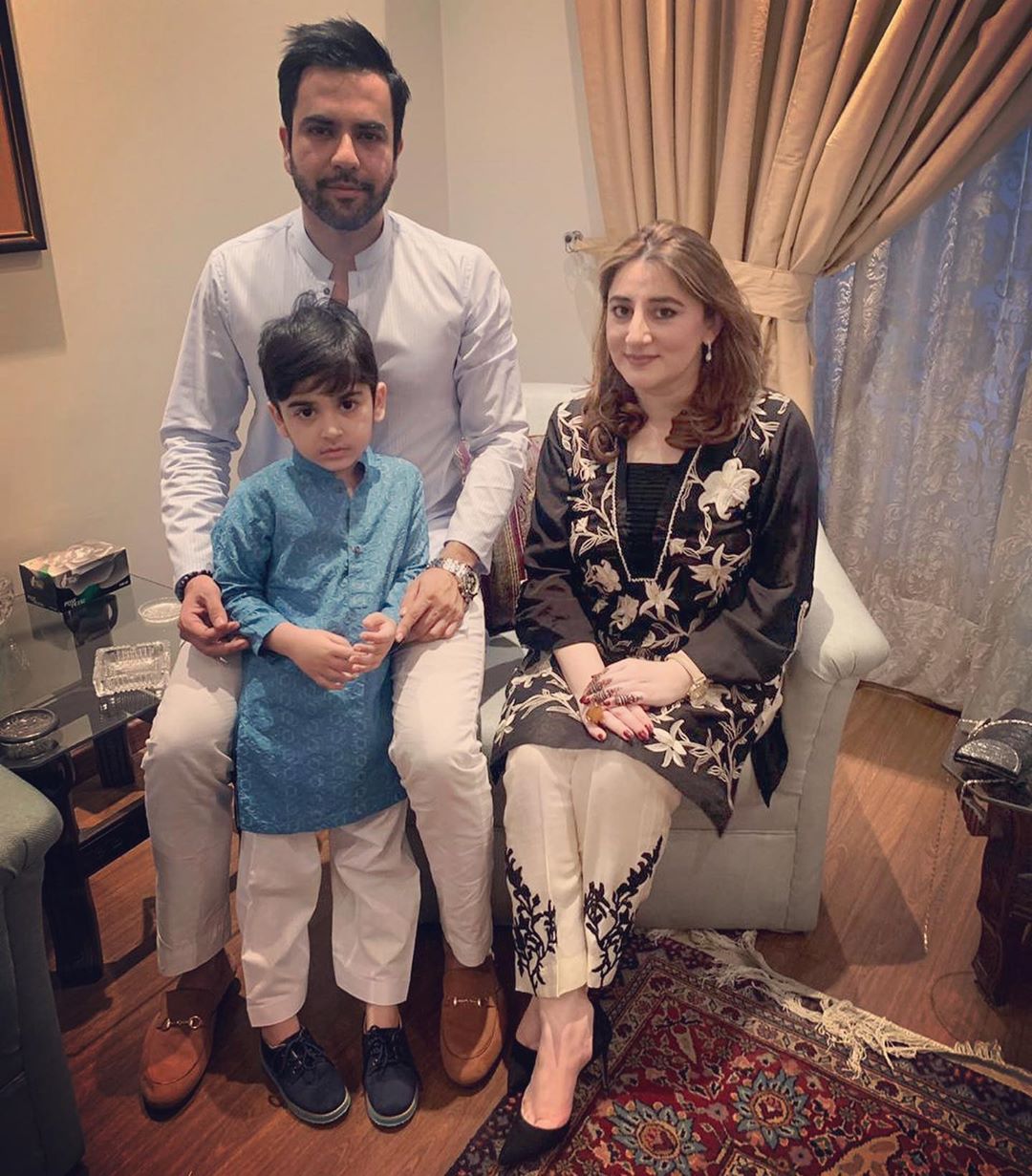 Latest Clicks of Junaid Khan with his Wife and Sons