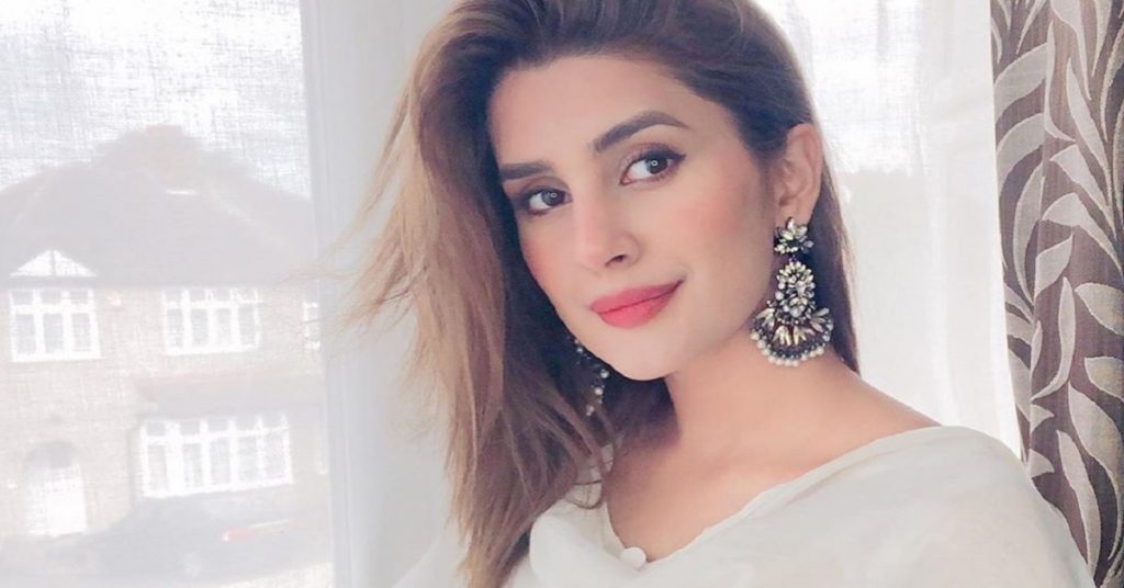 Kubra Khan refutes rumors of quitting acting