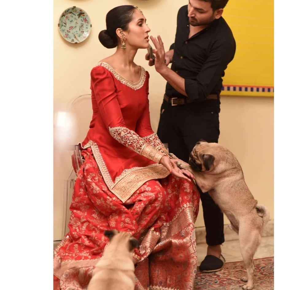 Mira Sethi's Beautiful Clicks with Family on Her Wedding Reception