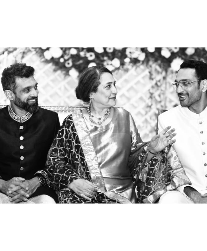 Mira Sethi's Beautiful Clicks with Family on Her Wedding Reception