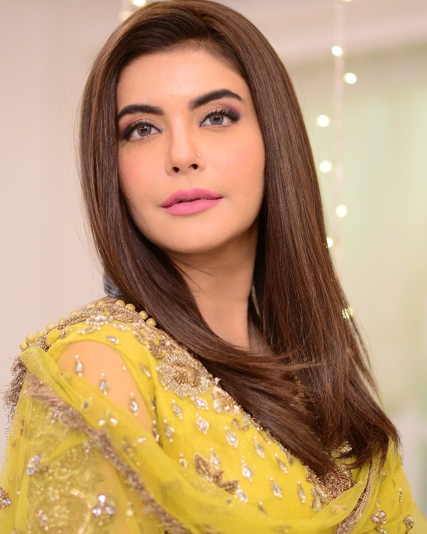 Some Beautiful Clicks of Nida Yasir From her Morning Show