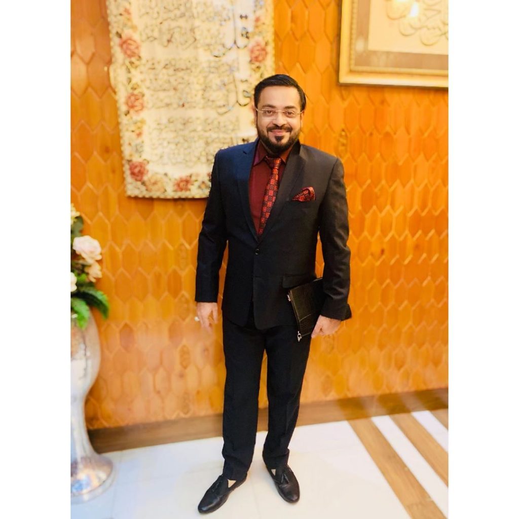 People Are Commenting On Aamir Liaquat's Shirt