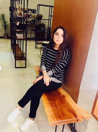 Latest Clicks of Beautiful Actress Sarah Razi Khan