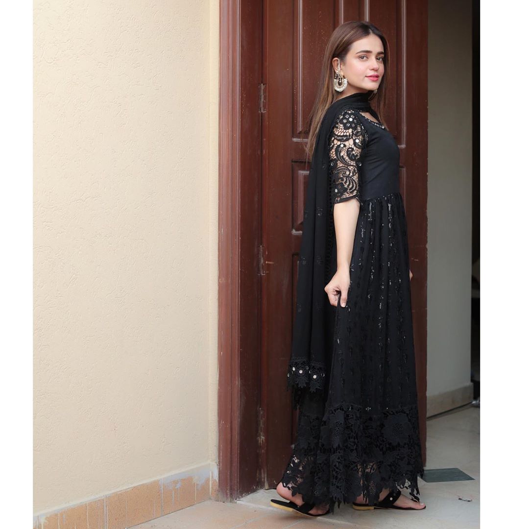 Beautiful Clicks of Gorgeous Actress Sumbul Iqbal in Black Outfit