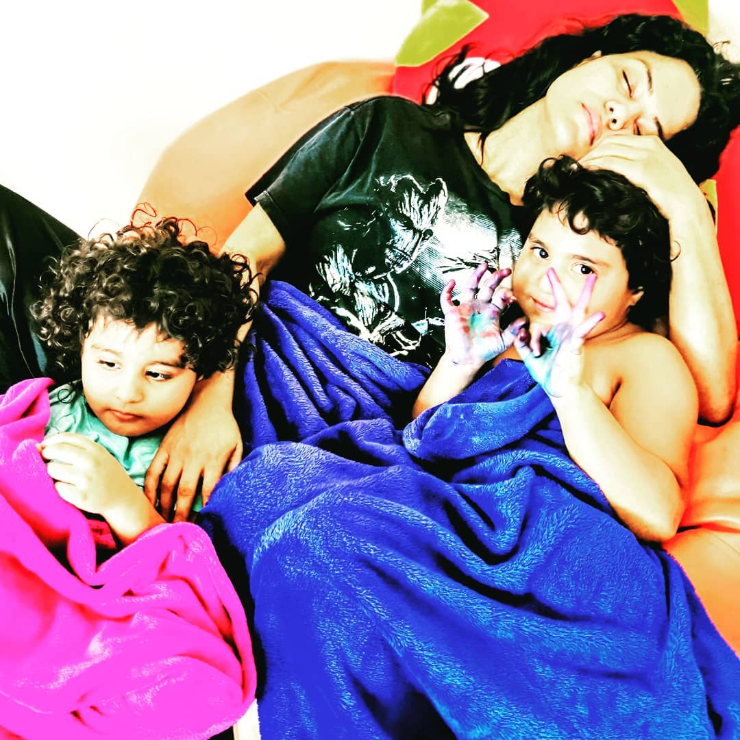 Latest Beautiful Clicks of Veena Malik with Kids