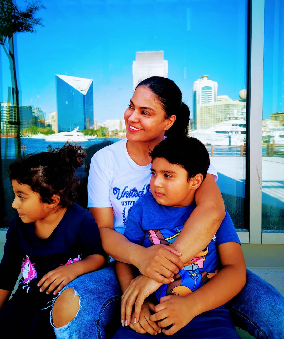 Latest Beautiful Clicks of Veena Malik with Kids