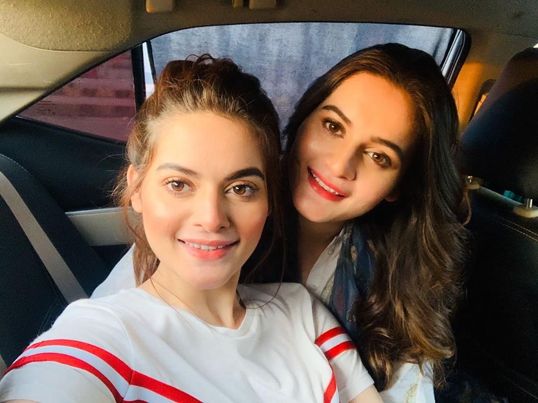 Latest Beautiful Clicks of Aiman Khan and Minal Khan With Family