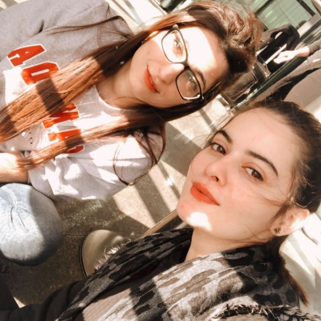 Latest Beautiful Clicks of Aiman Khan and Minal Khan With Family