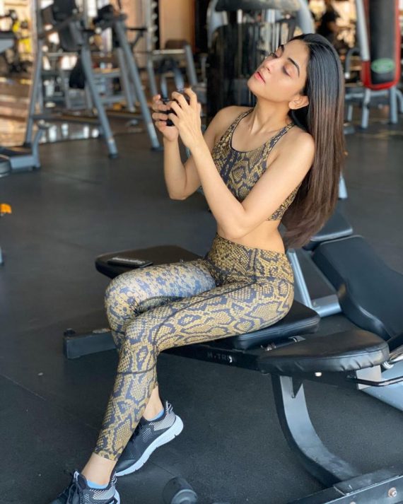 Latest Clicks of Actress Anmol Baloch from Gym | Reviewit.pk