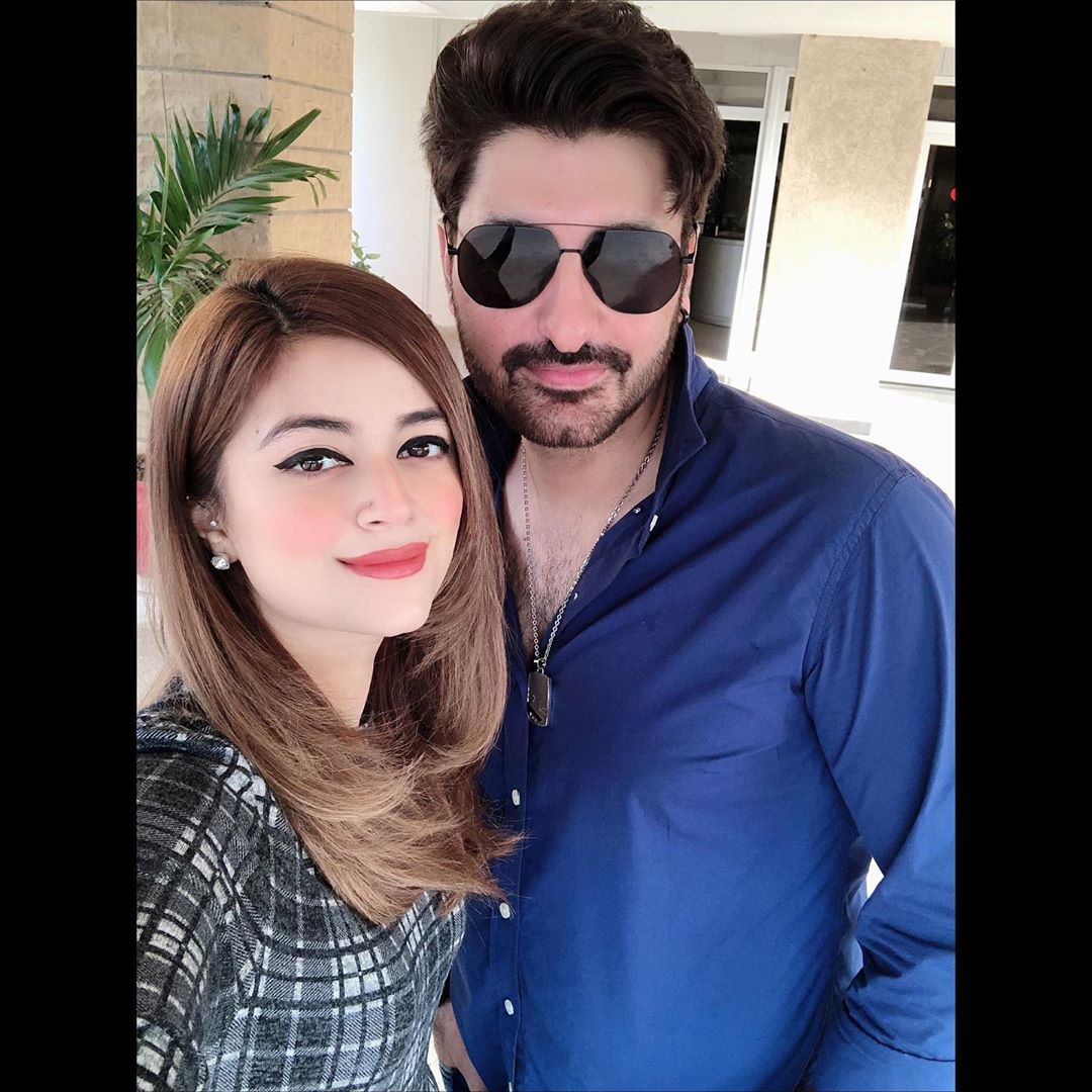 Beautiful Clicks of Syed Jibran with Daughter and Wife