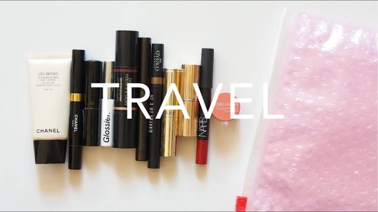 Makeup essentials to carry on your holiday