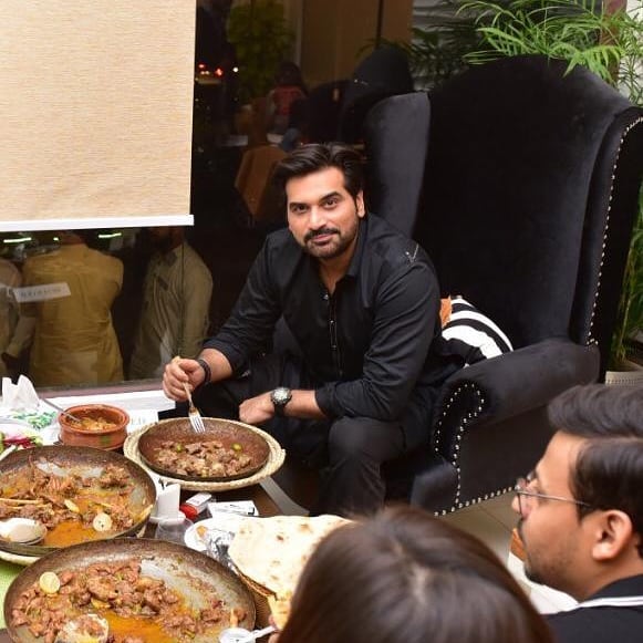 Celebrities Spotted Having Dinner at Iqrar ul Hassan Restaurant in Karachi