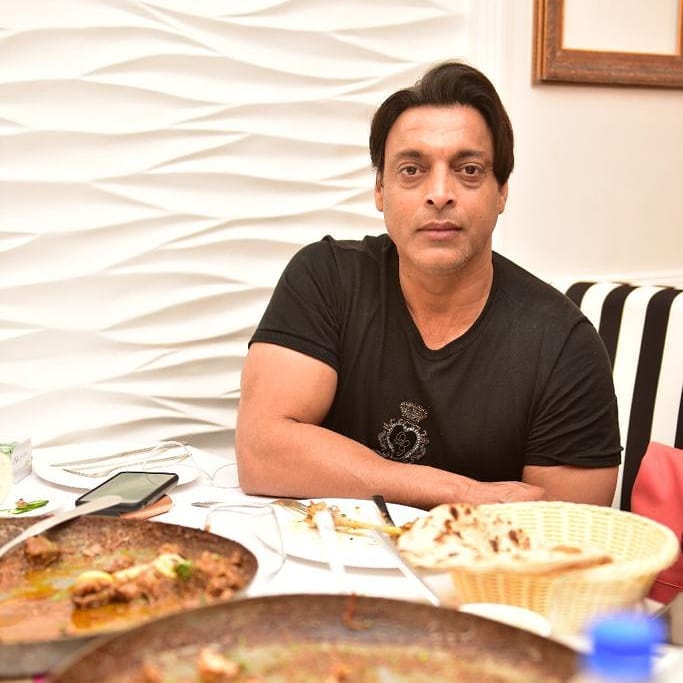 Celebrities Spotted Having Dinner at Iqrar ul Hassan Restaurant in Karachi