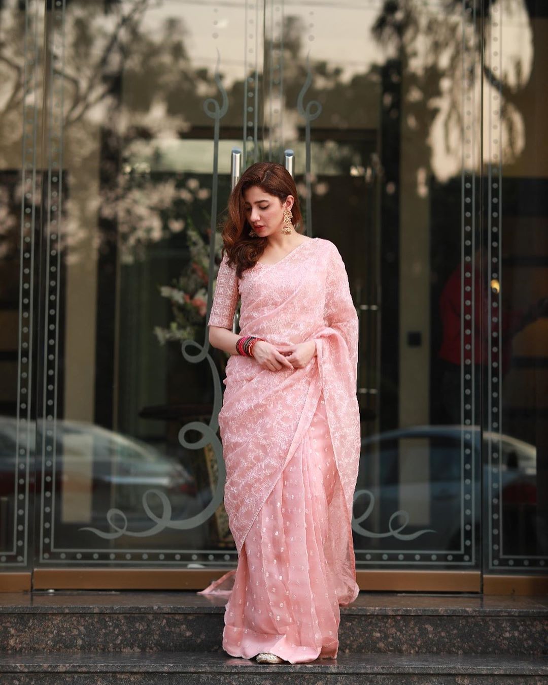 Latest Clicks of Beautiful and Gorgeous Mahira Khan