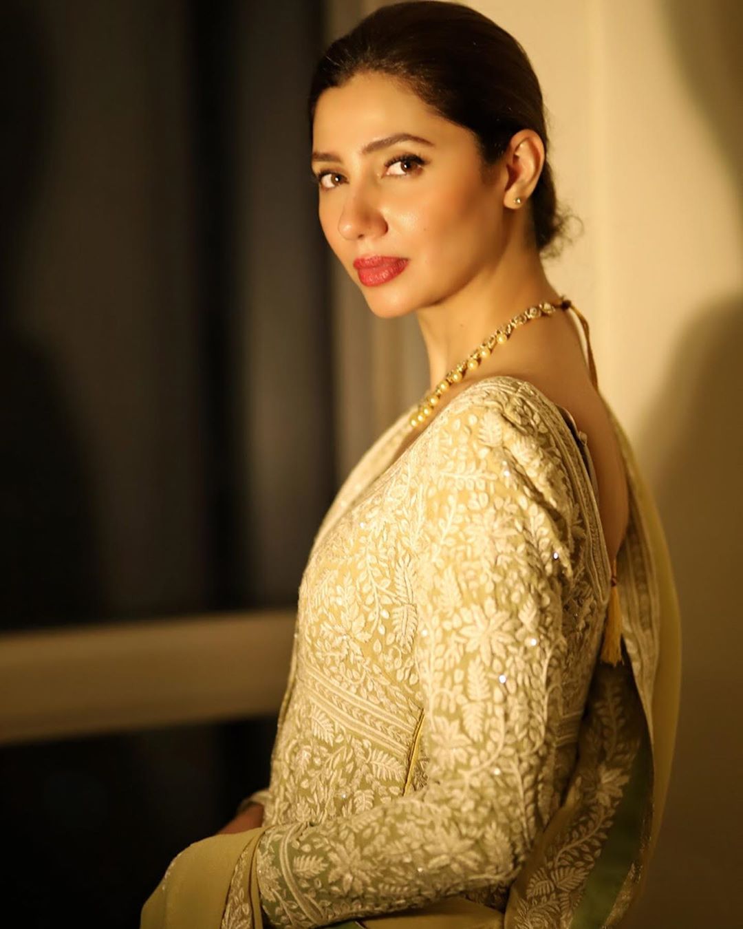 Latest Clicks of Beautiful and Gorgeous Mahira Khan