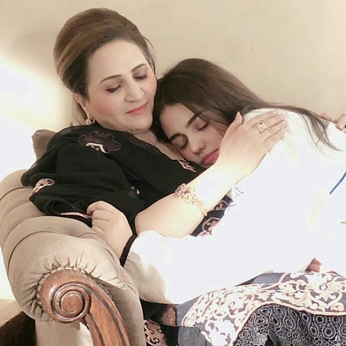 Actress Zara Noor Abbas Spending Some Quality Time with her Mother