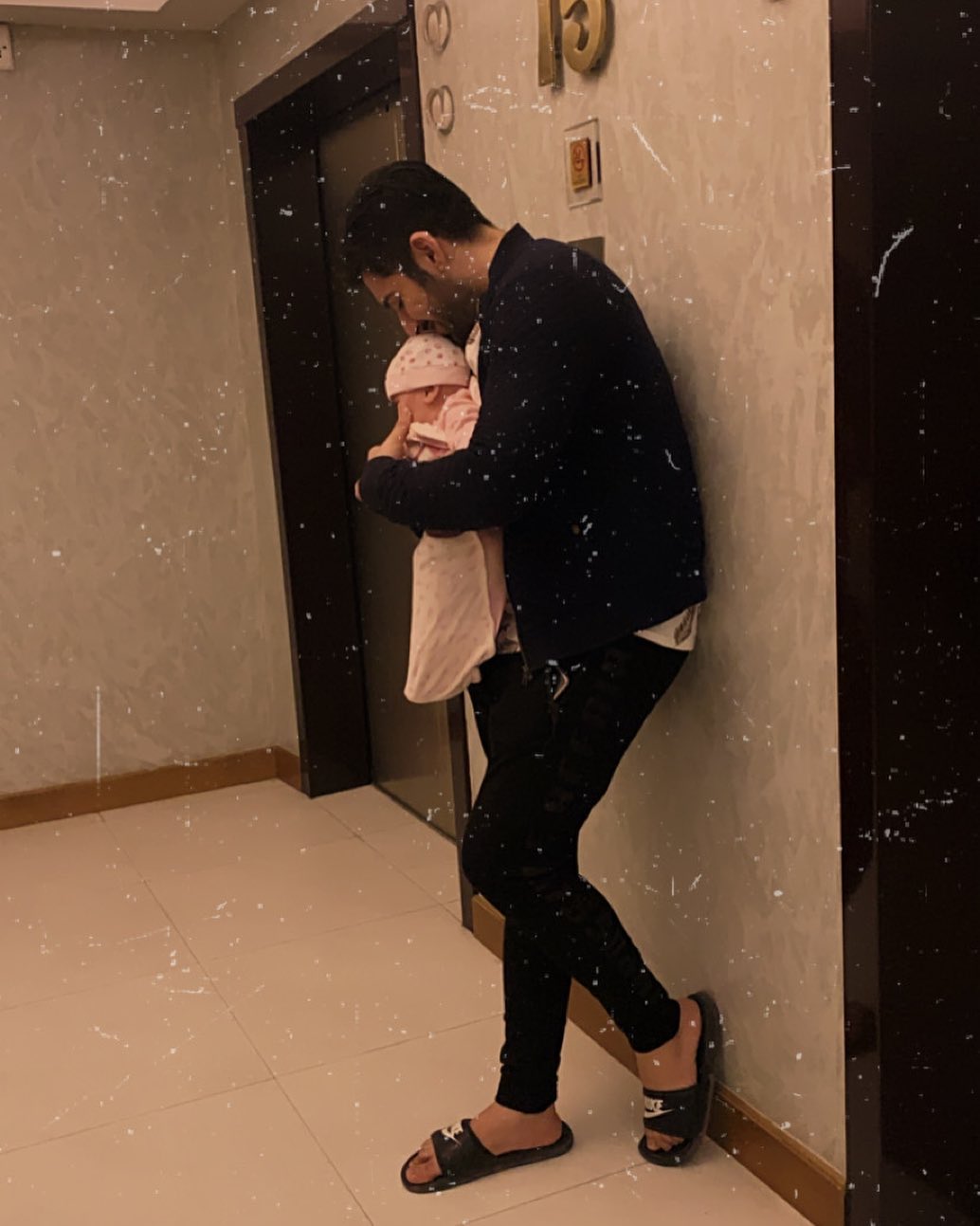 Beautiful Clicks of Aiman Khan with her Daughter Amal