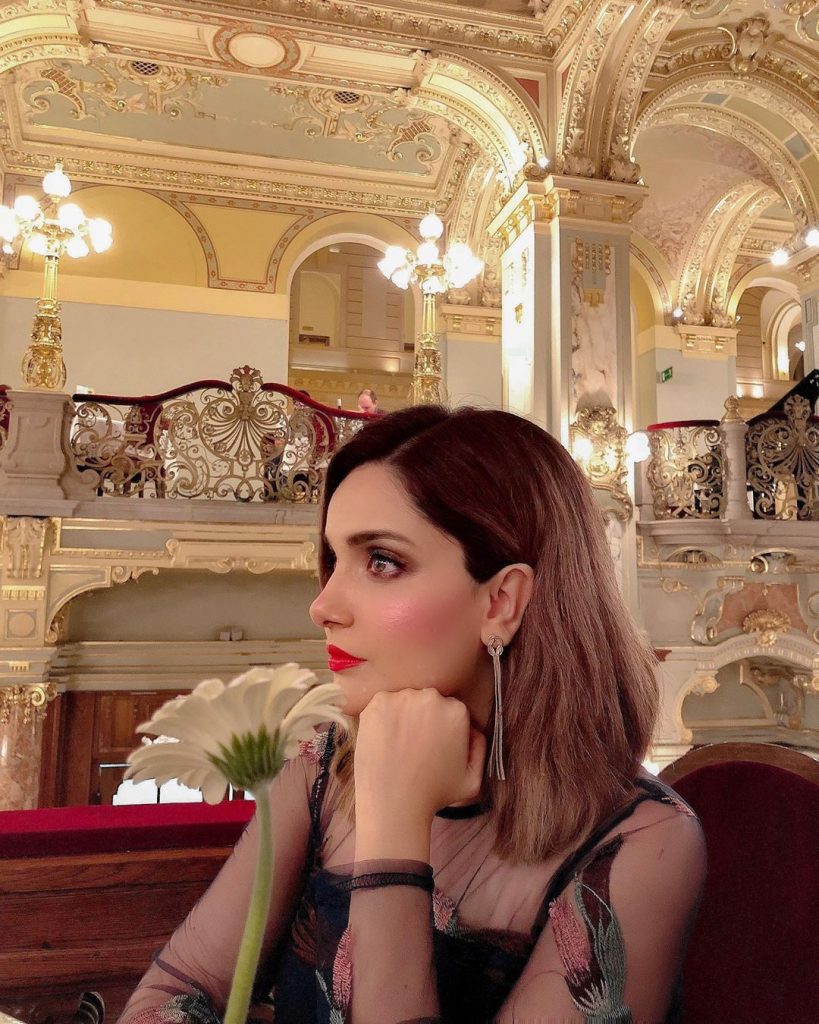 Armeena Khan Slams Haters Over Her Outfit Choice
