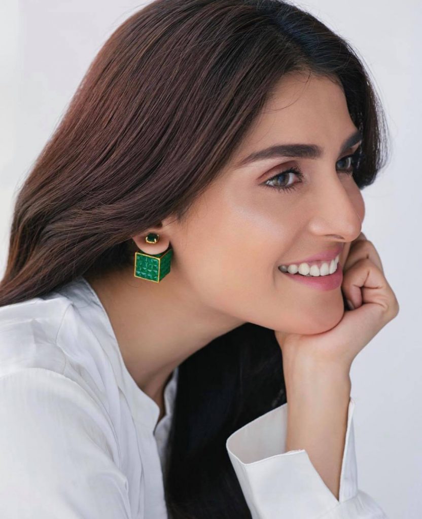 Ayeza Khan1 1