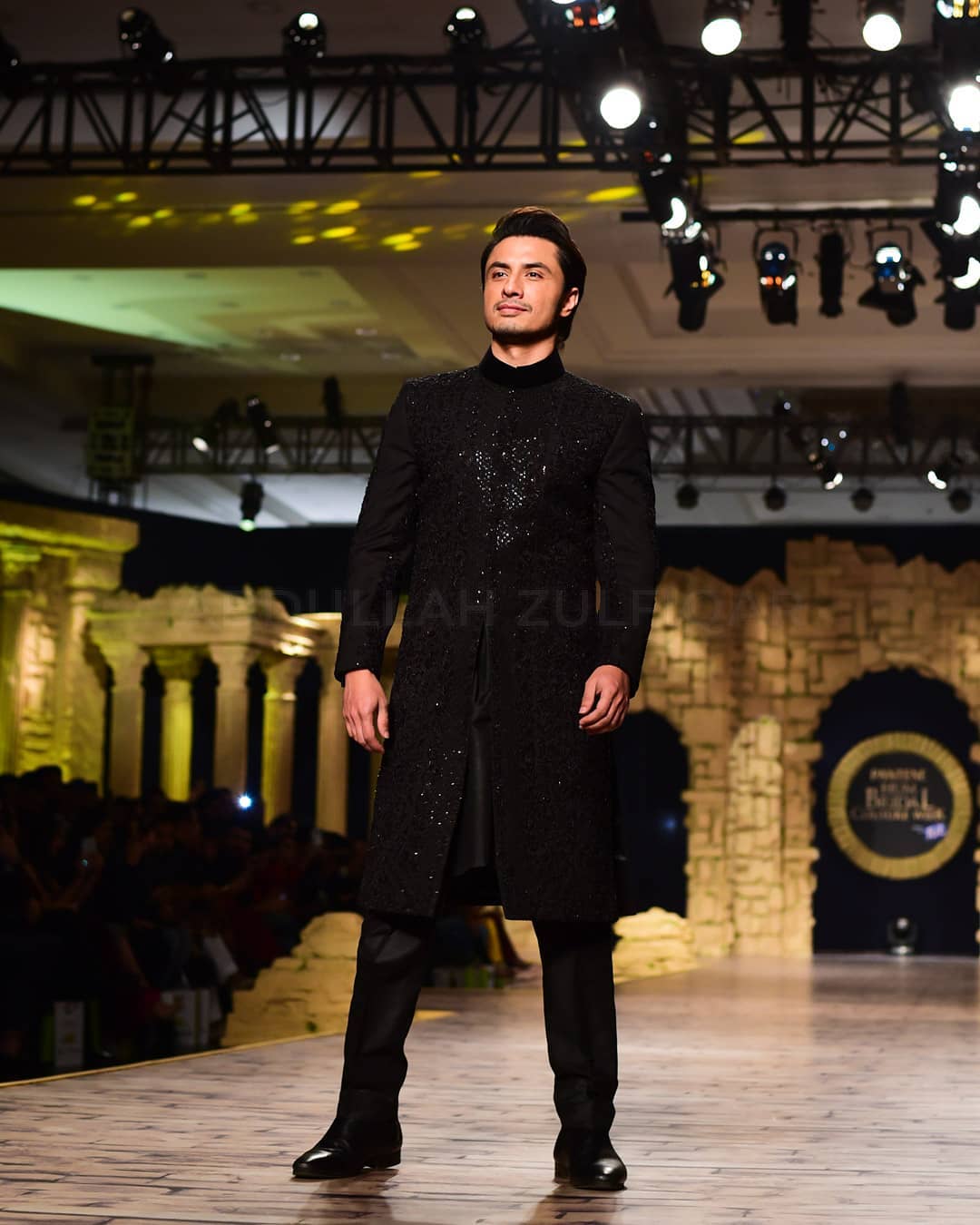 Pakistani Celebrities Beautiful Pictures from HBCW19 Day 2