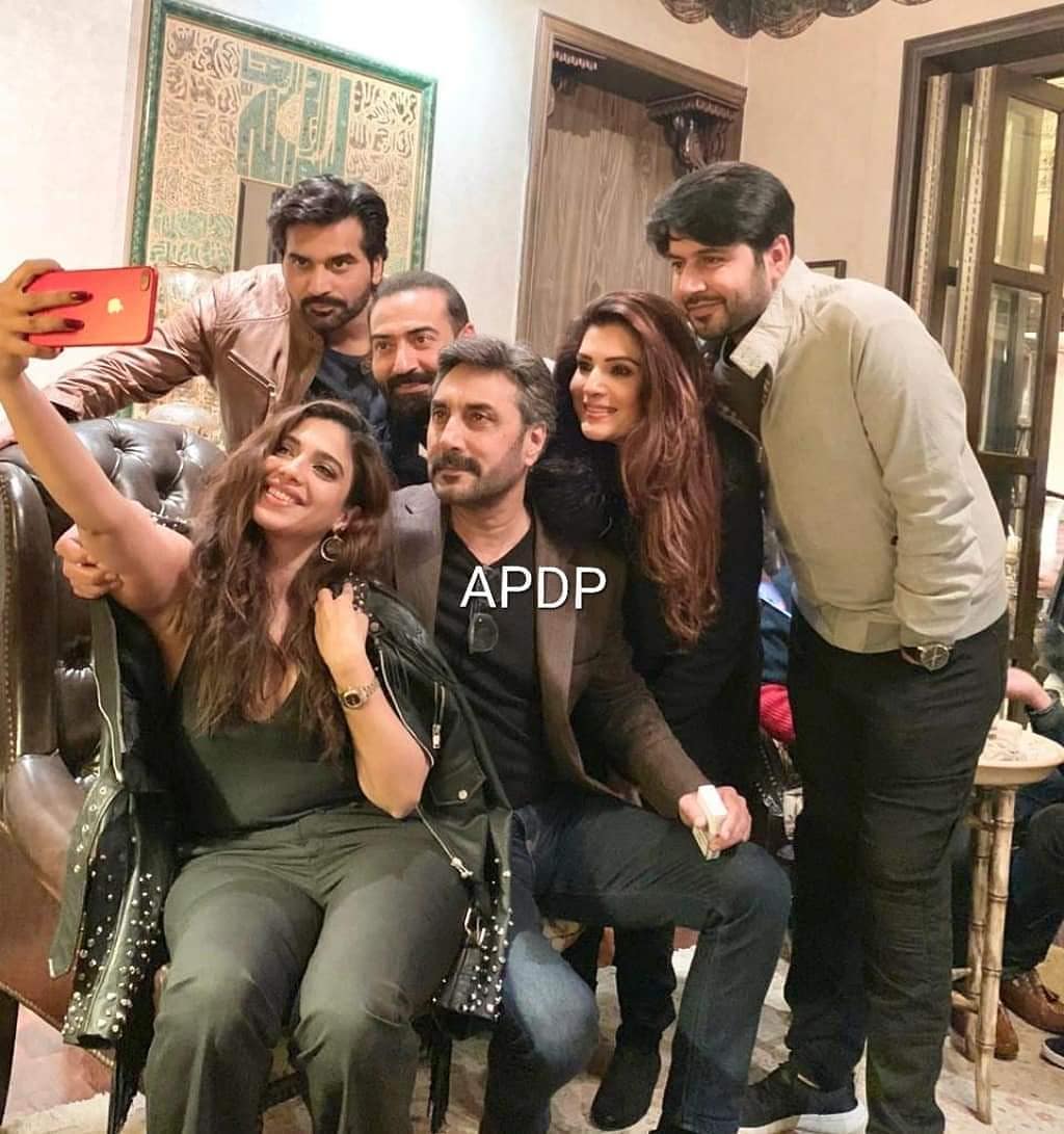 Adnan Siddiqui, Resham, Humayun Saeed and Others at a Dinner party in Lahore