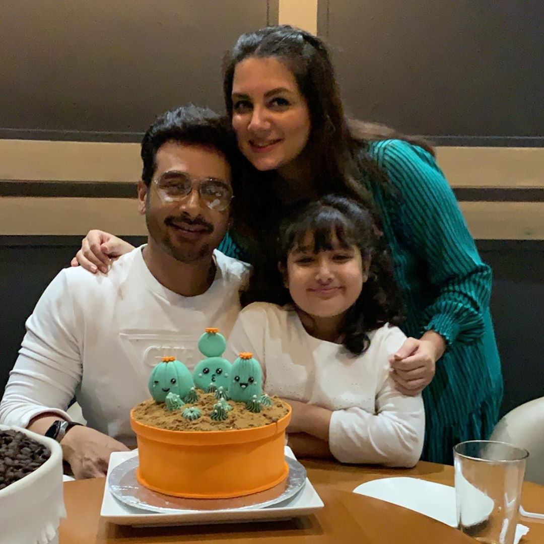 Beautiful Clicks of Faisal Qureshi with his Wife and Daughter Ayat from Turkey